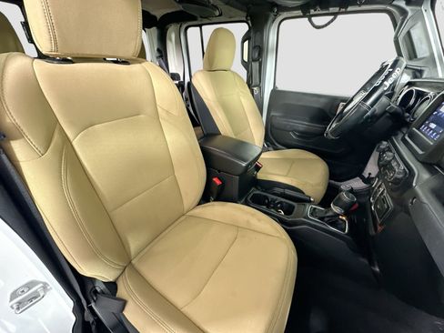Used 2021 Jeep Gladiator Sport image 30