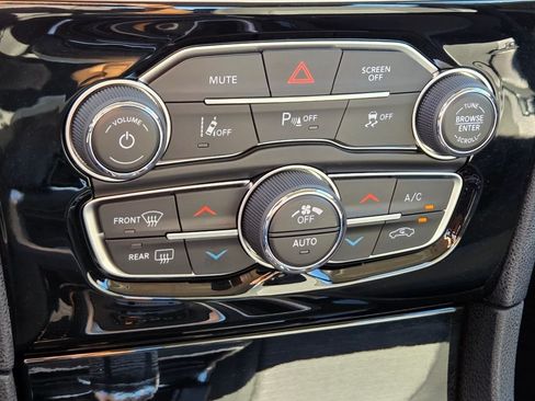 Used 2023 Chrysler 300 Touring w/ Safetytec Plus Group RWD image 30