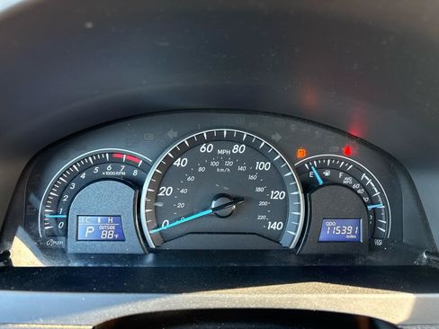 Used 2014 Toyota Camry LE w/ Moonroof Package FWD image 37