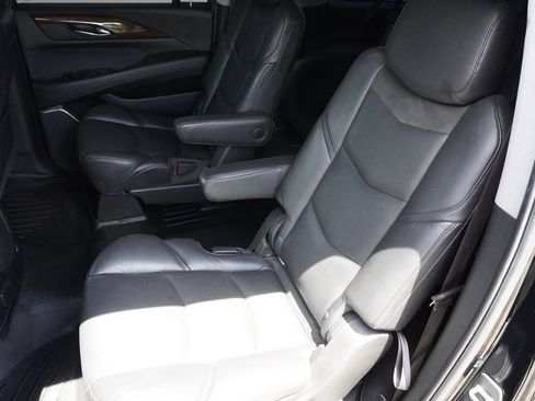 Used 2016 Cadillac Escalade ESV Luxury AWD/4WD image 30