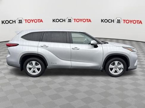 Used 2023 Toyota Highlander LE image 9