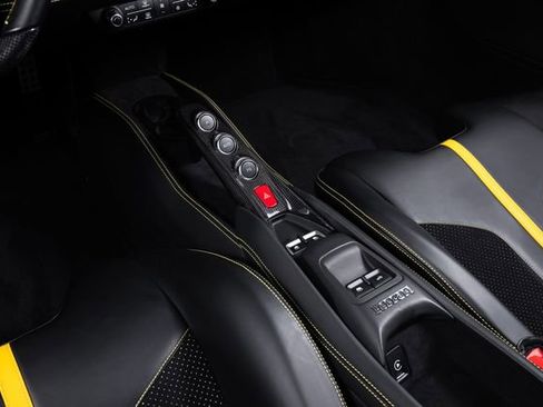 Certified 2021 Ferrari F8 Tributo image 27