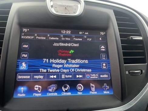 Used 2014 Chrysler 300 C image 31