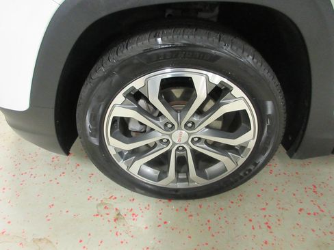 Used 2019 GMC Terrain SLT w/ Preferred Package image 18