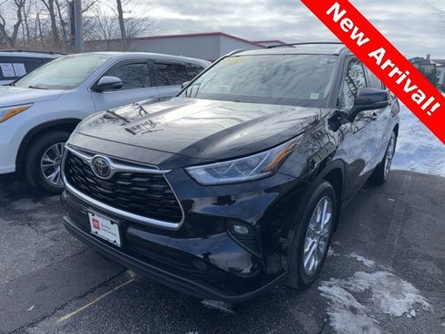 Certified 2021 Toyota Highlander Limited image 1