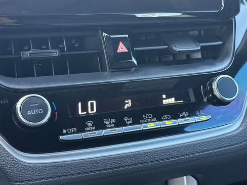 Used 2024 Toyota Corolla Cross AWD Hybrid image 19
