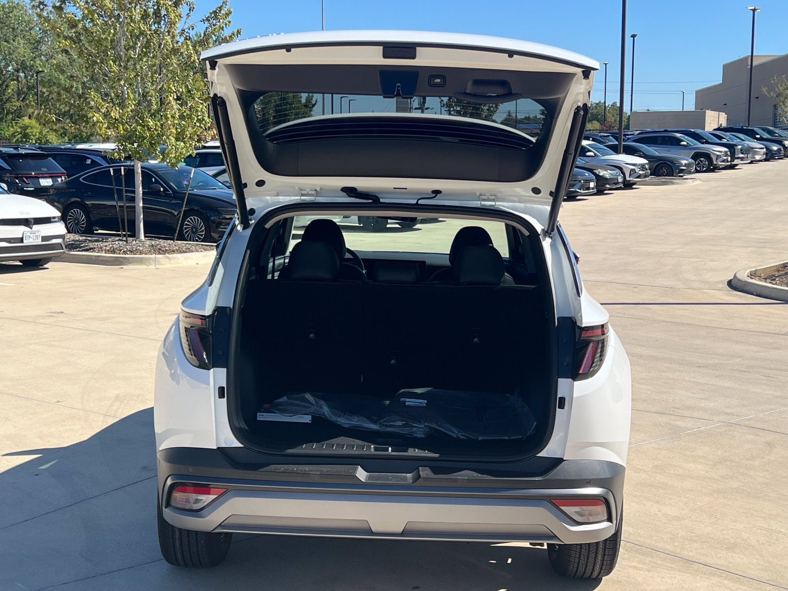 New 2026 Hyundai Tucson Limited FWD image 14
