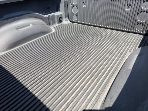 Used 2022 RAM 1500 Big Horn w/ Night Edition AWD/4WD image 9