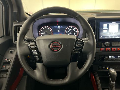 Used 2025 Nissan Frontier PRO-4X w/ Pro Premium Package AWD/4WD image 18