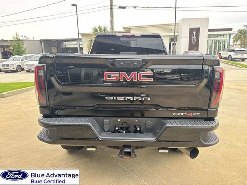 Used 2025 GMC Sierra 2500 AT4X AWD/4WD image 9