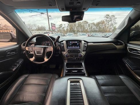 Used 2019 GMC Yukon XL Denali w/ Denali Ultimate Package image 16