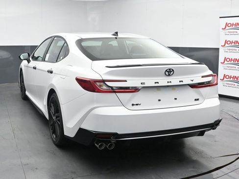 New 2026 Toyota Camry Hybrid FWD image 6