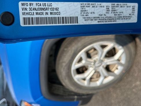 Used 2024 Jeep Compass Latitude AWD/4WD image 18