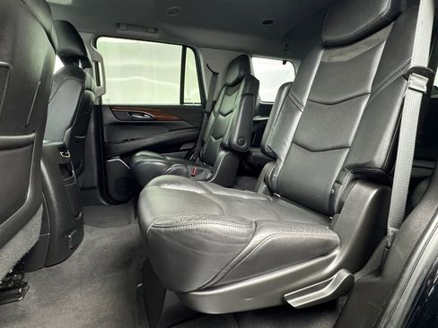 Used 2019 Cadillac Escalade Luxury AWD/4WD image 64