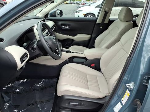 Certified 2024 Honda HR-V EX-L image 4
