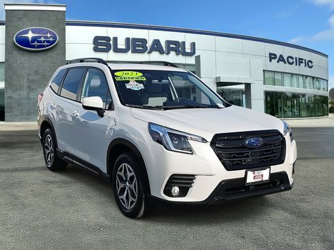 Used 2023 Subaru Forester Premium image 1