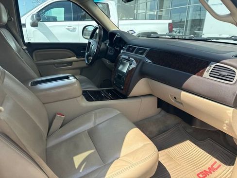Used 2014 GMC Yukon XL Denali AWD/4WD image 19