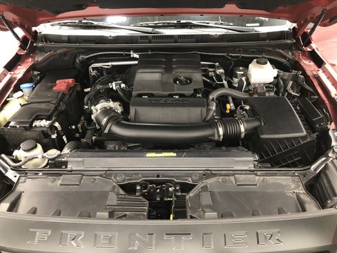 Used 2024 Nissan Frontier PRO-4X w/ Pro Convenience Package image 6