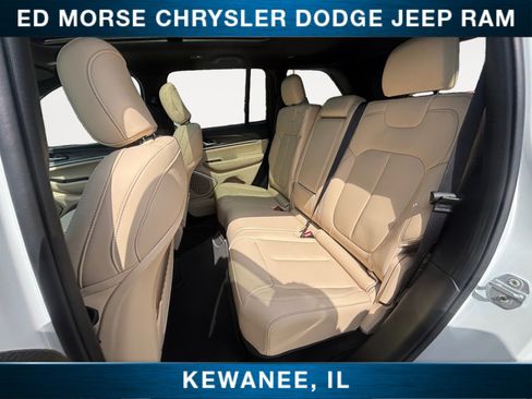 New 2026 Jeep Grand Cherokee Limited AWD/4WD image 13