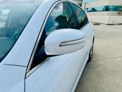 Used 2014 Hyundai Genesis 3.8 RWD image 16
