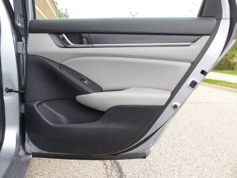 Used 2019 Honda Accord LX image 34