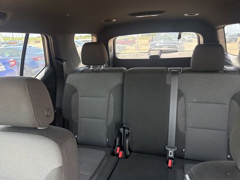 Used 2023 Chevrolet Traverse LT w/ LPO, Floor Liner Package FWD image 10