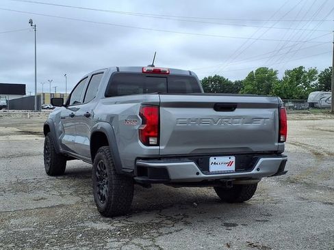 Used 2025 Chevrolet Colorado Trail Boss AWD/4WD image 3