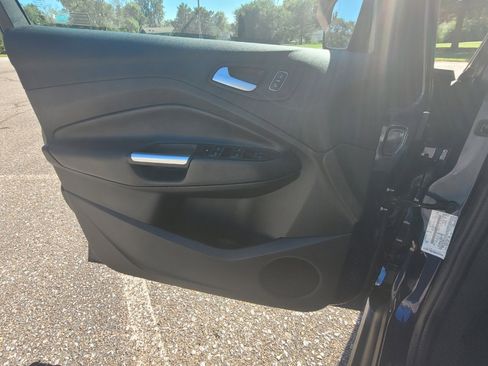 Used 2017 Ford C-MAX SE image 11