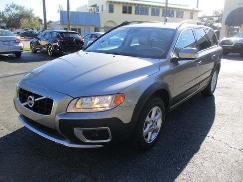 Used 2013 Volvo XC70 3.2 image 4