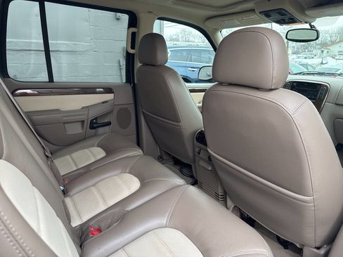 Used 2004 Ford Explorer Eddie Bauer image 24