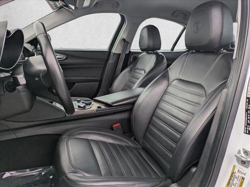 Used 2018 Alfa Romeo Giulia Ti w/ Quick Order Package 22Z Lusso image 16