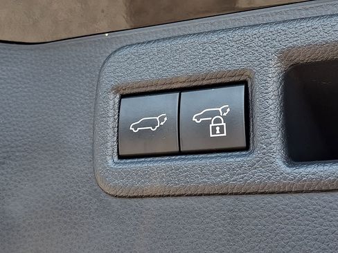 Certified 2023 Toyota Venza LE AWD/4WD image 33