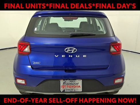 Certified 2024 Hyundai Venue SEL image 6