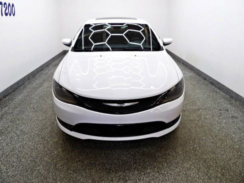 Used 2016 Chrysler 200 S image 2