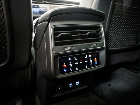 Used 2021 Audi Q8 Premium Plus w/ Premium Plus Package AWD/4WD image 11