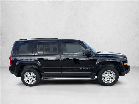 Used 2016 Jeep Patriot Sport w/ Power Value Group FWD image 4