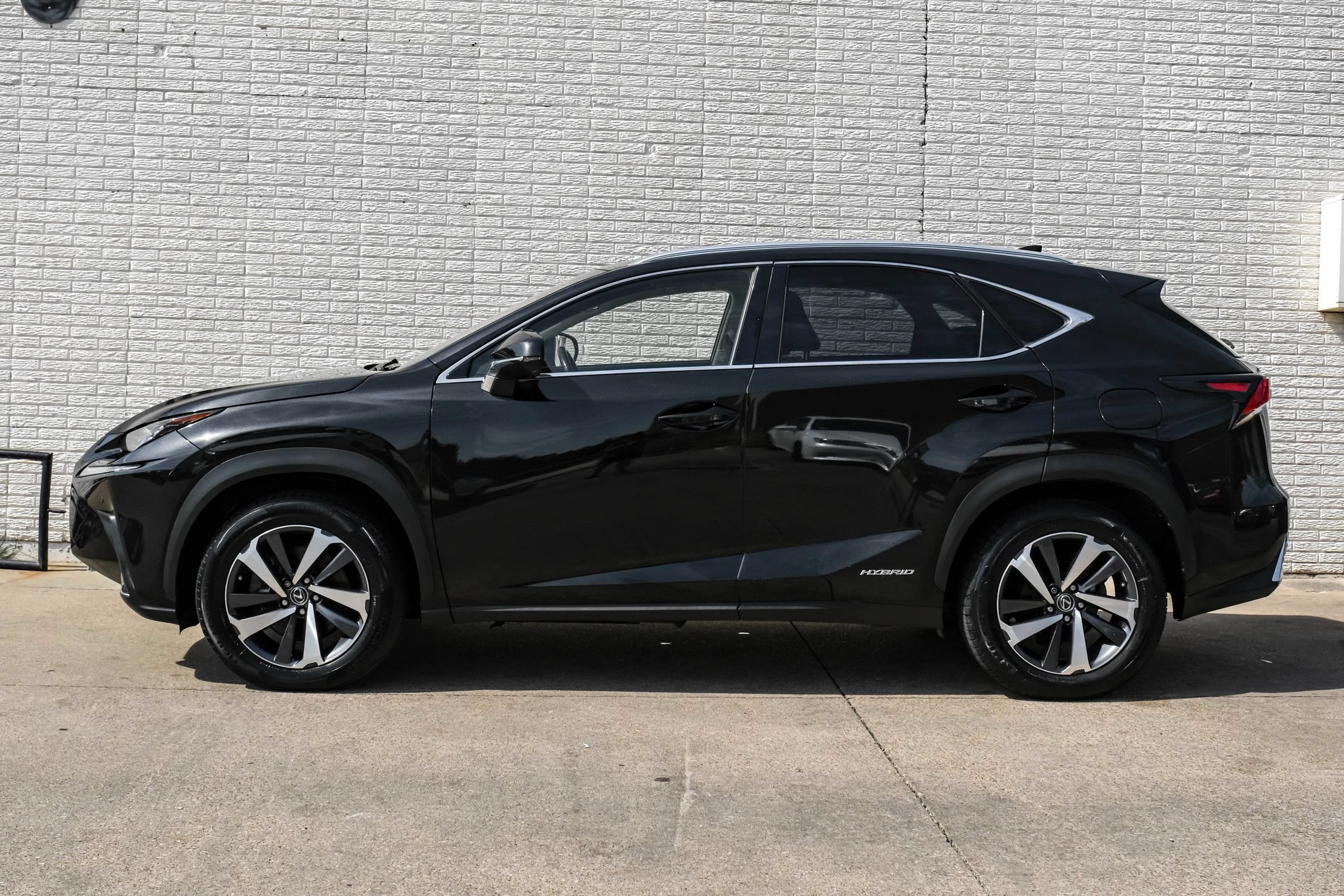 Used 2018 Lexus NX 300h AWD w/ Luxury Package image 10