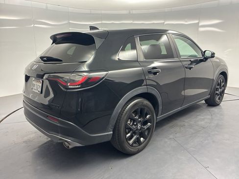 Used 2025 Honda HR-V Sport image 3