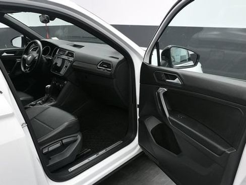 Used 2021 Volkswagen Tiguan SE R-Line AWD/4WD image 11