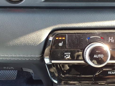 Used 2024 Honda Pilot Touring image 32