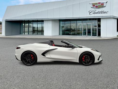 Used 2022 Chevrolet Corvette Stingray Preferred Conv w/ Z51 Performance Package RWD image 7