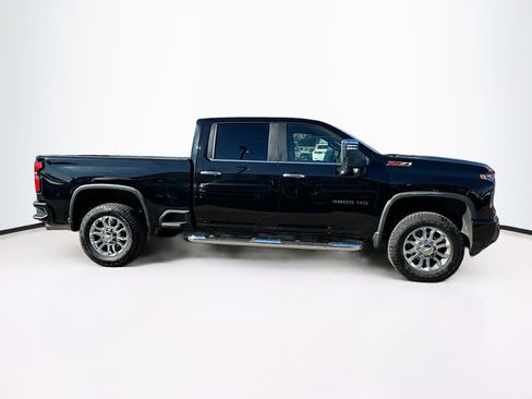 Used 2025 Chevrolet Silverado 2500 LT w/ Z71 Chrome Sport Edition image 10