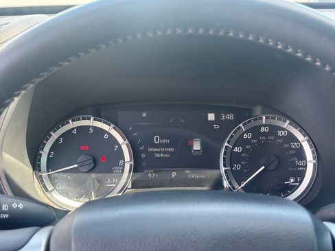 Used 2025 Toyota Highlander LE FWD image 17