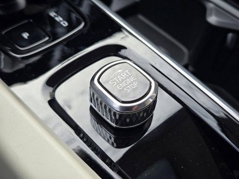 Used 2025 Volvo XC60 T8 Plus w/ Protection Package Premier image 31