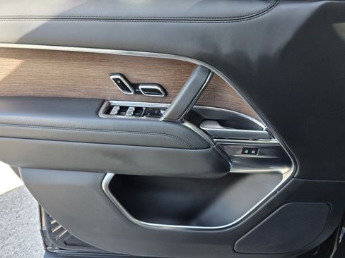 Certified 2023 Land Rover Range Rover SE image 23