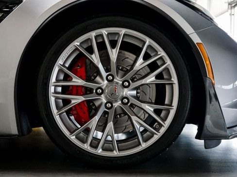 Used 2016 Chevrolet Corvette Z06 w/ 3LZ Preferred Equipment Group RWD image 68