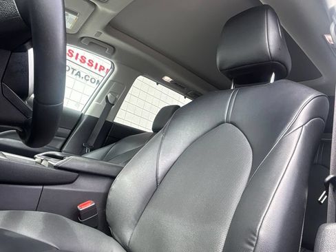 Used 2025 Toyota Grand Highlander FWD image 11