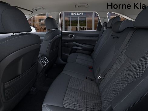 New 2025 Kia Sorento LX image 18