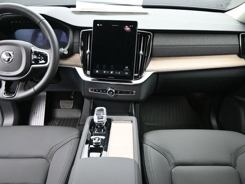 New 2026 Volvo XC90 B5 Core w/ Protection Package image 22