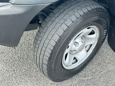 Used 2015 Toyota Tacoma PreRunner w/ Convenience Package RWD image 25